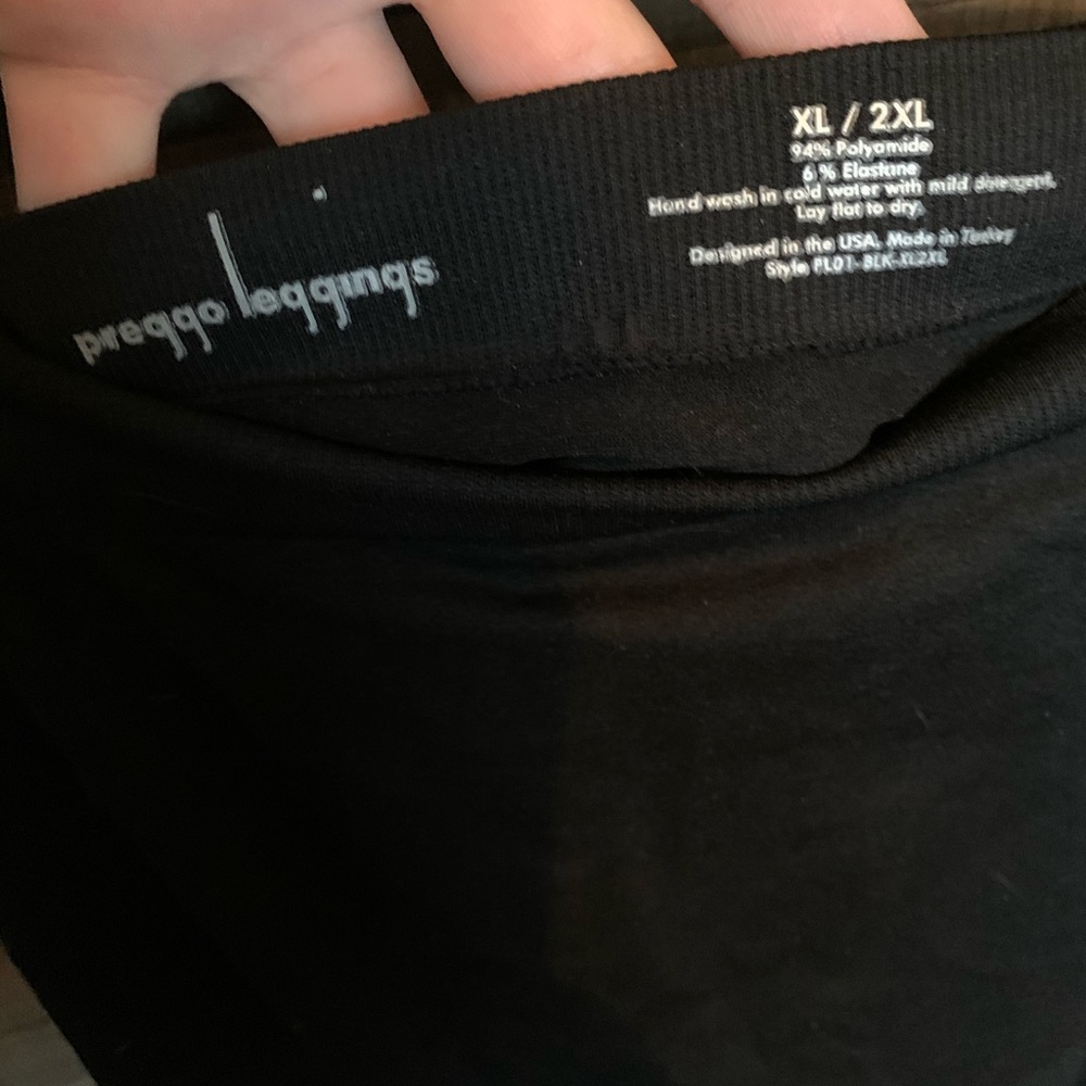 Preggo Leggings “Mom’s Night Out Crop” XL/2XL